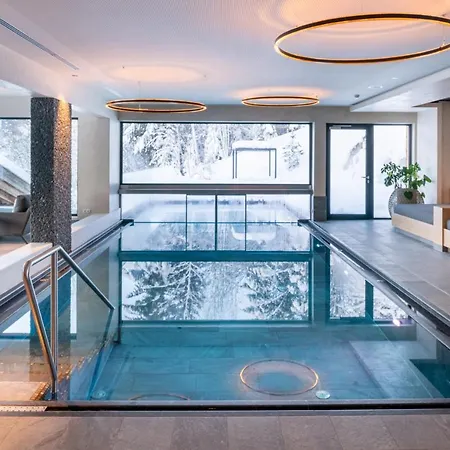 - Aparthotel