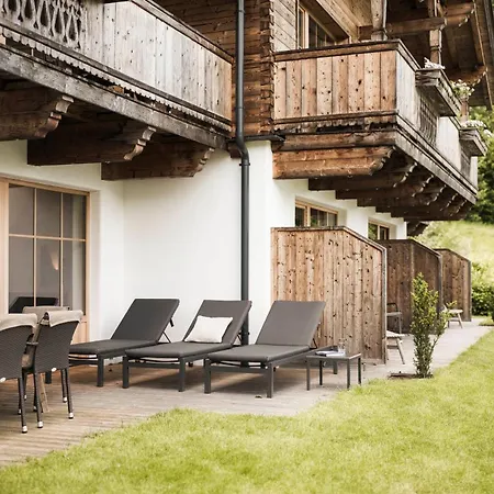 - Aparthotel