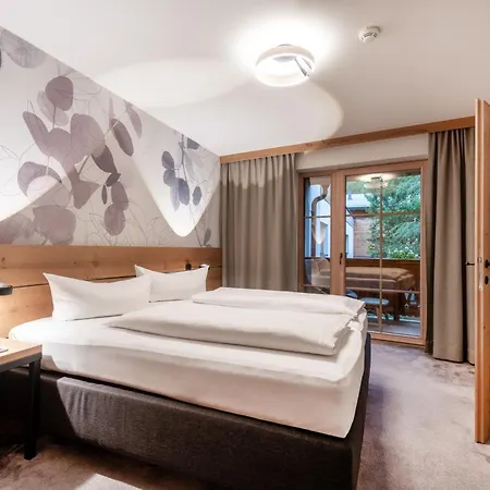 - Aparthotel 4*