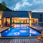 - Aparthotel