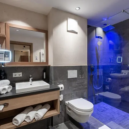 - Apart Otel 4*